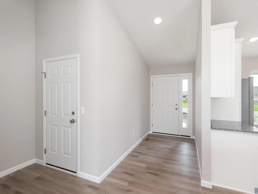 946 Prestwick Dr Belle Plaine MN 56011