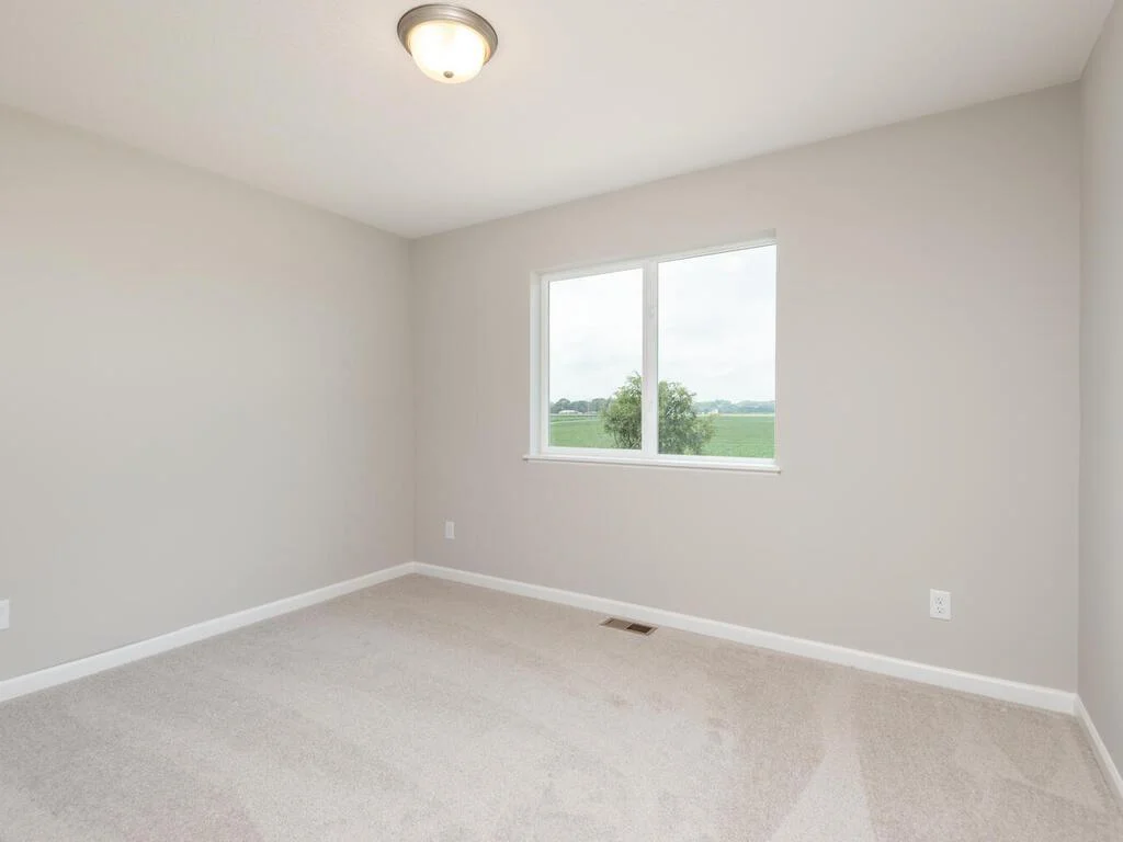 946 Prestwick Dr Belle Plaine MN 56011