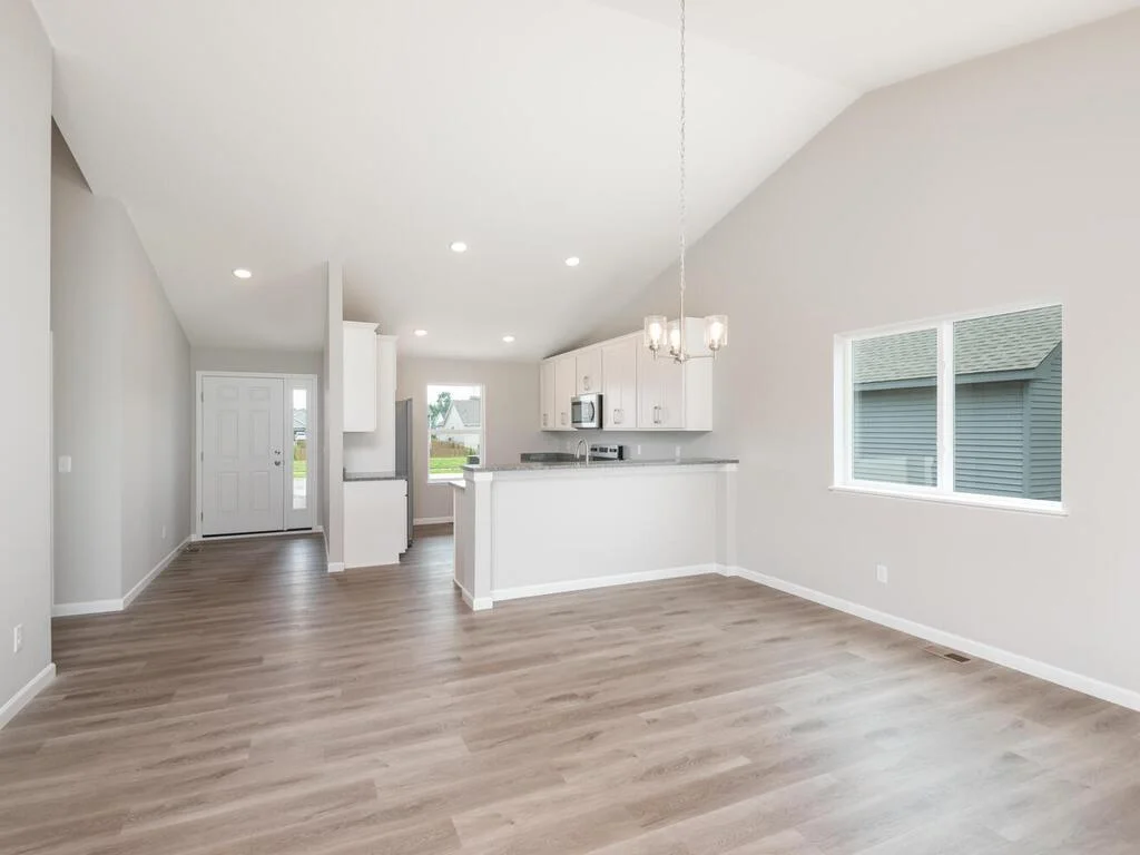 946 Prestwick Dr Belle Plaine MN 56011