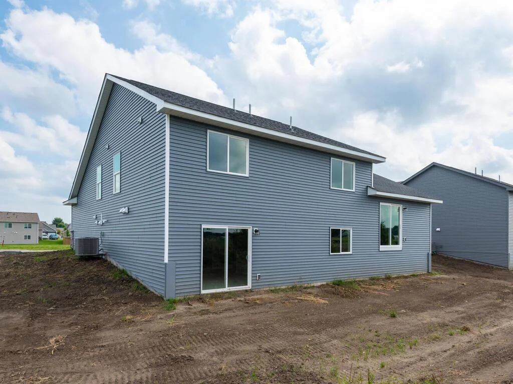 946 Prestwick Dr Belle Plaine MN 56011
