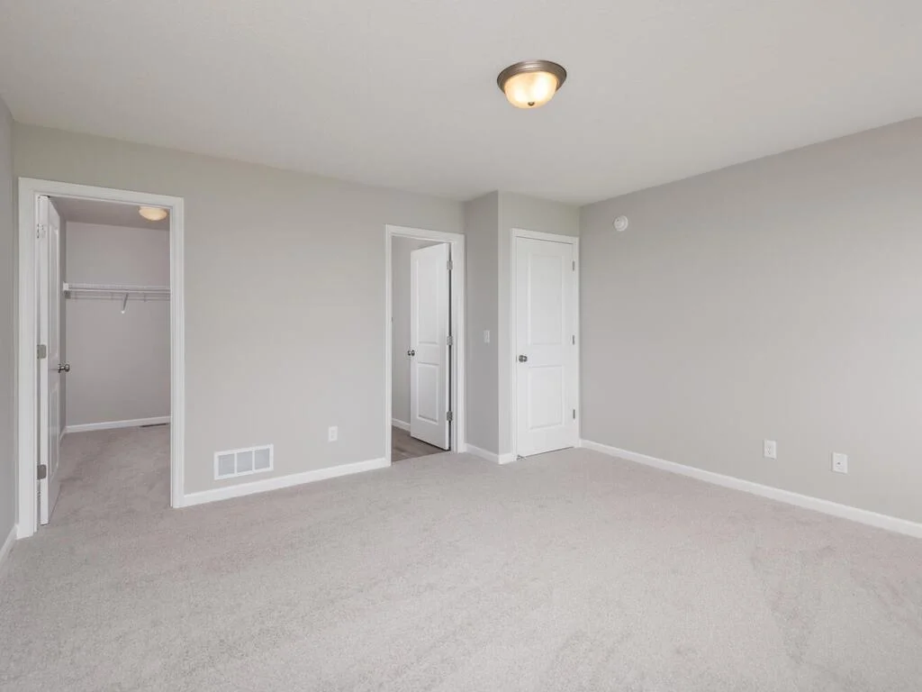 946 Prestwick Dr Belle Plaine MN 56011