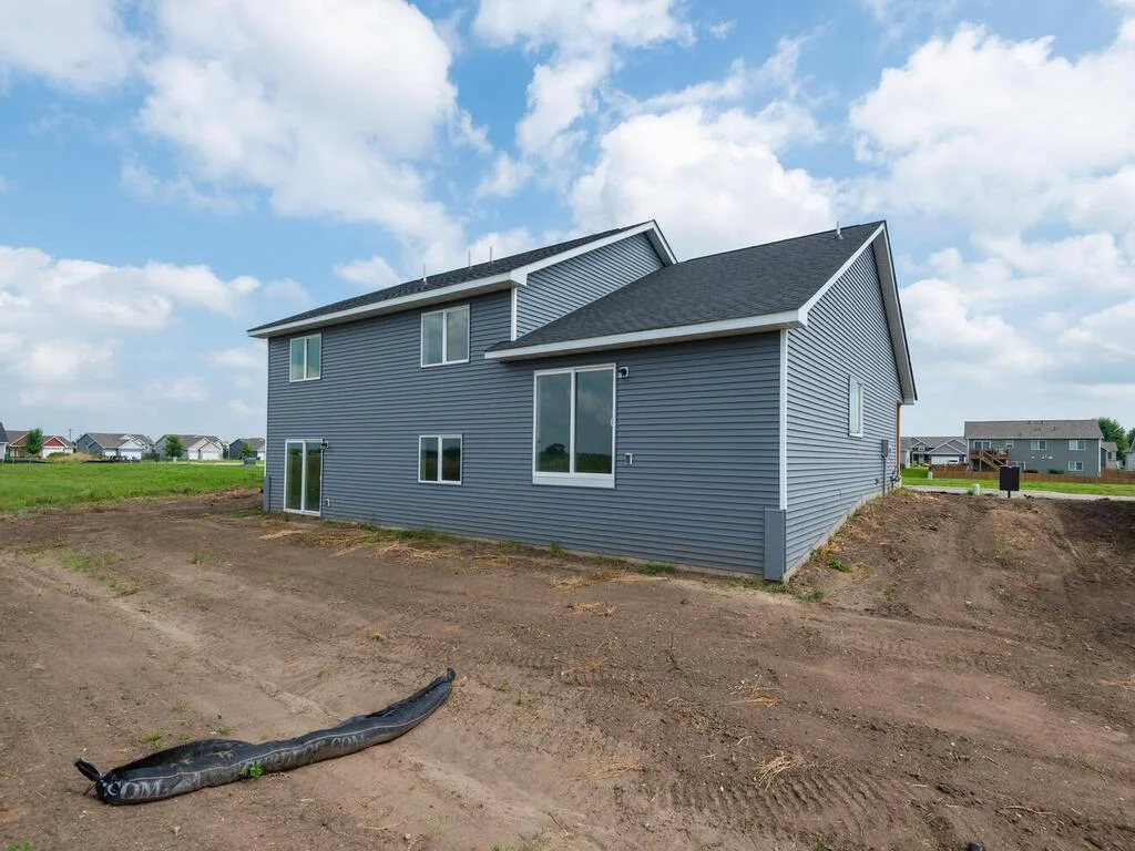 946 Prestwick Dr Belle Plaine MN 56011