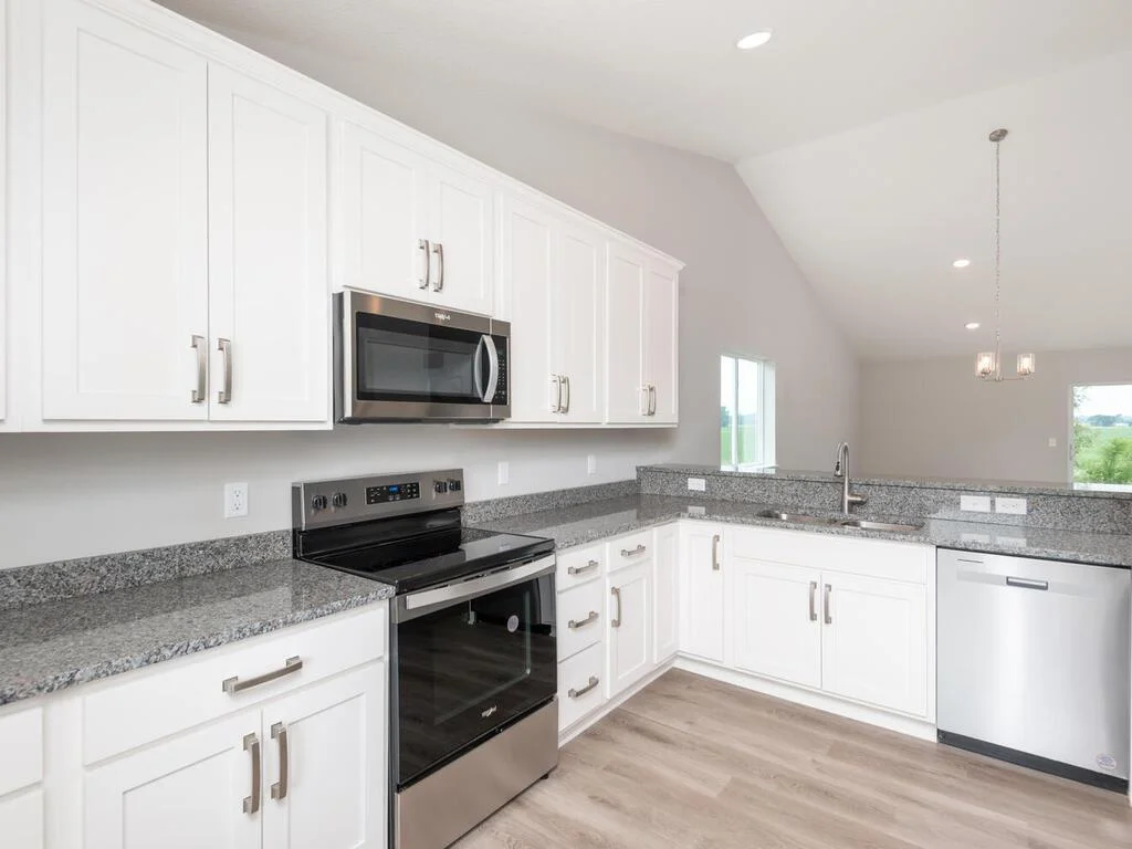 946 Prestwick Dr Belle Plaine MN 56011