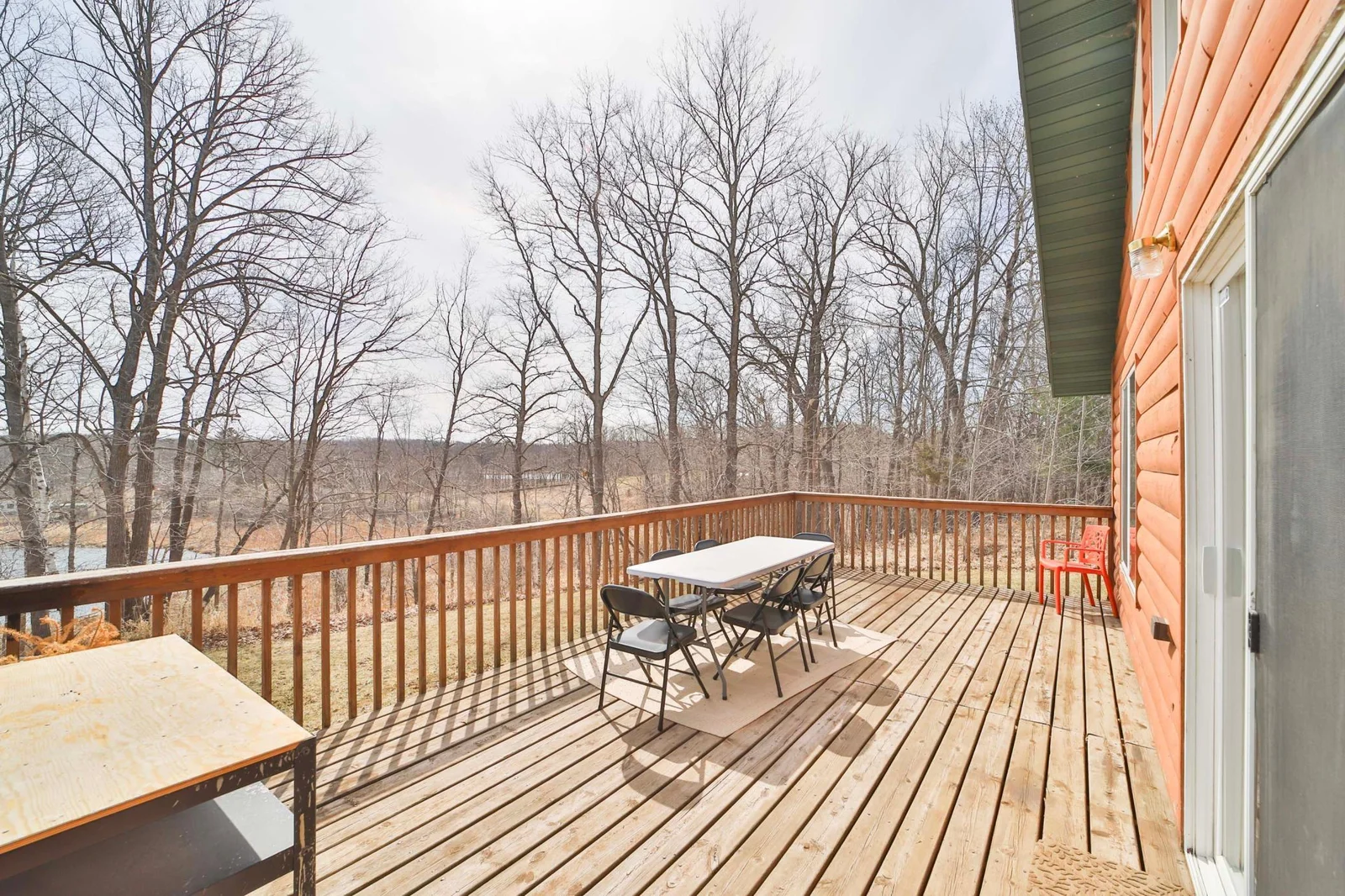 Guest House Overlooks the Lake