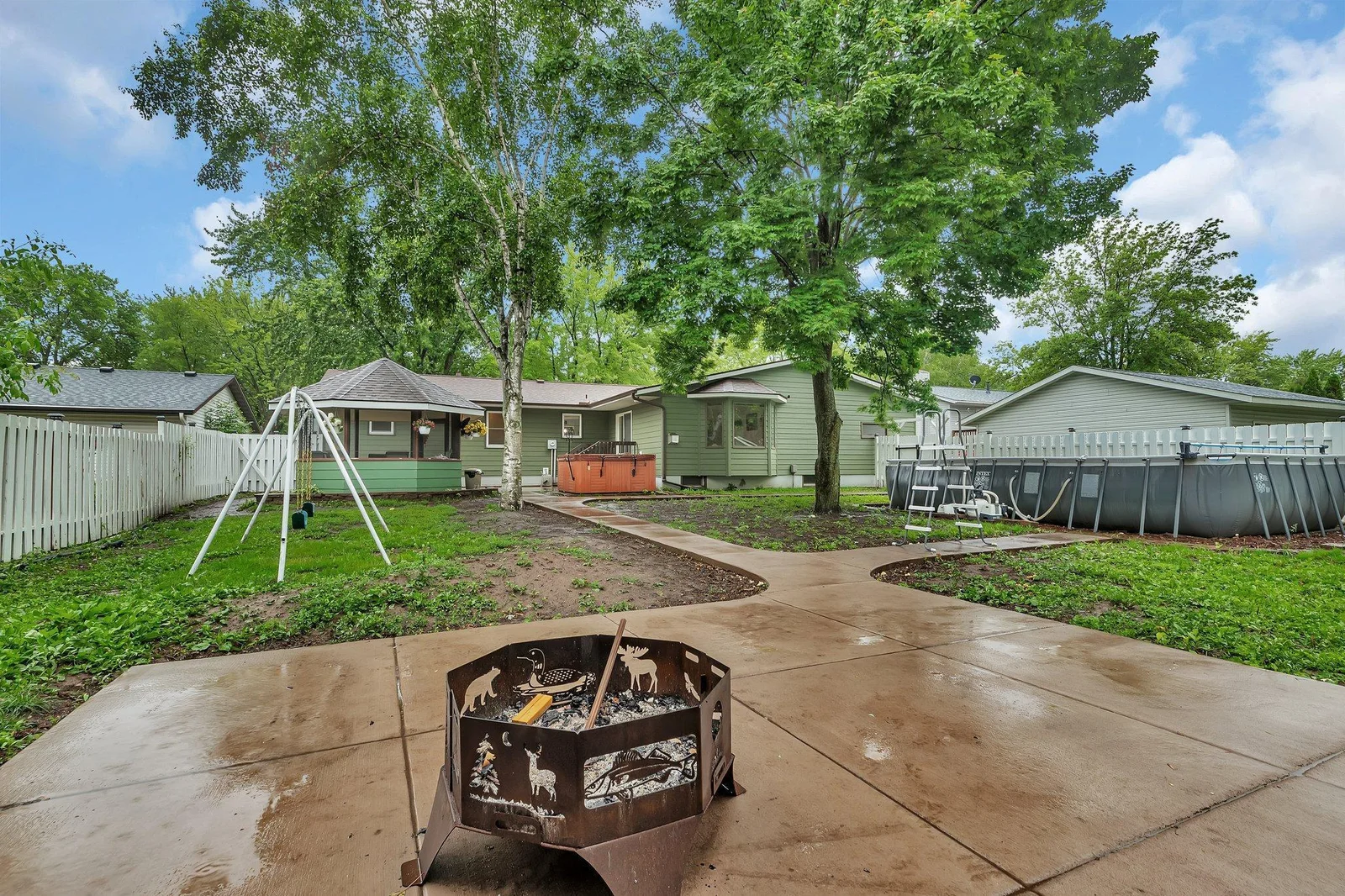 Plenty of space and room for outdoor activities in the backyard.