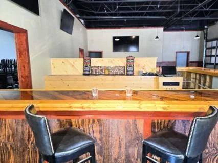 Slow down, relax, pull up a stool and enjoy a refreshing beverage! Bring your ideas, and experience all Smith Lake and Hayward has to offer!
