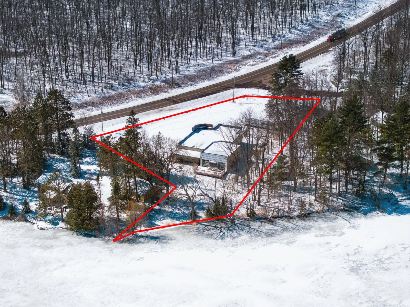 Wow what a location! With easy Smith Lake acess to allow for customers to arive via boat and the green space leading to the lake is perfect for yard games or even an outdoor wedding venue.