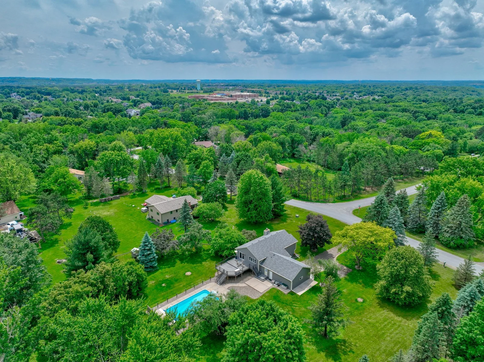 Situated in an excellent location just minutes from shopping, dining, schools, and parks—this home blends comfort, convenience, and outdoor living at its best.
