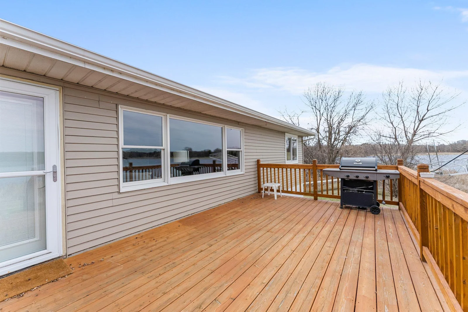 Great sized deck!
