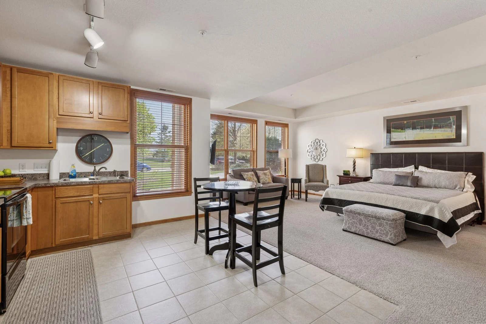 The building has a guest suite that is available for you to rent.