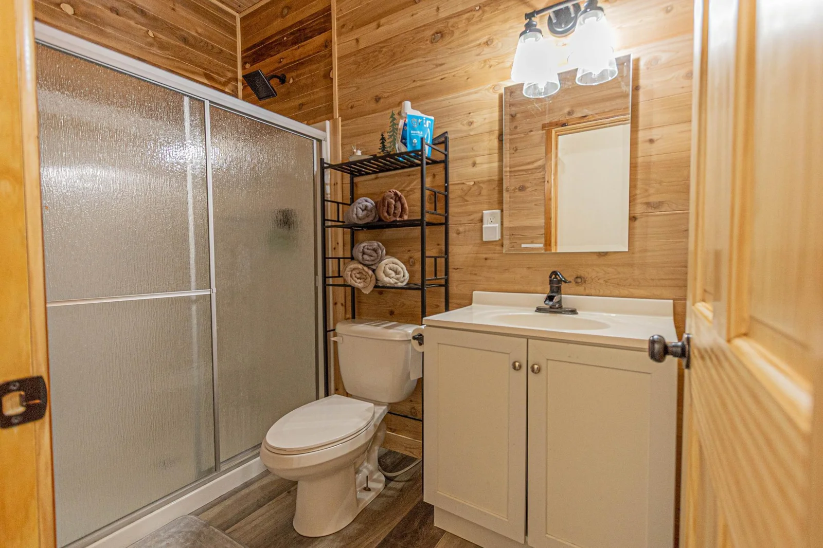 Bathroom 2.jpg