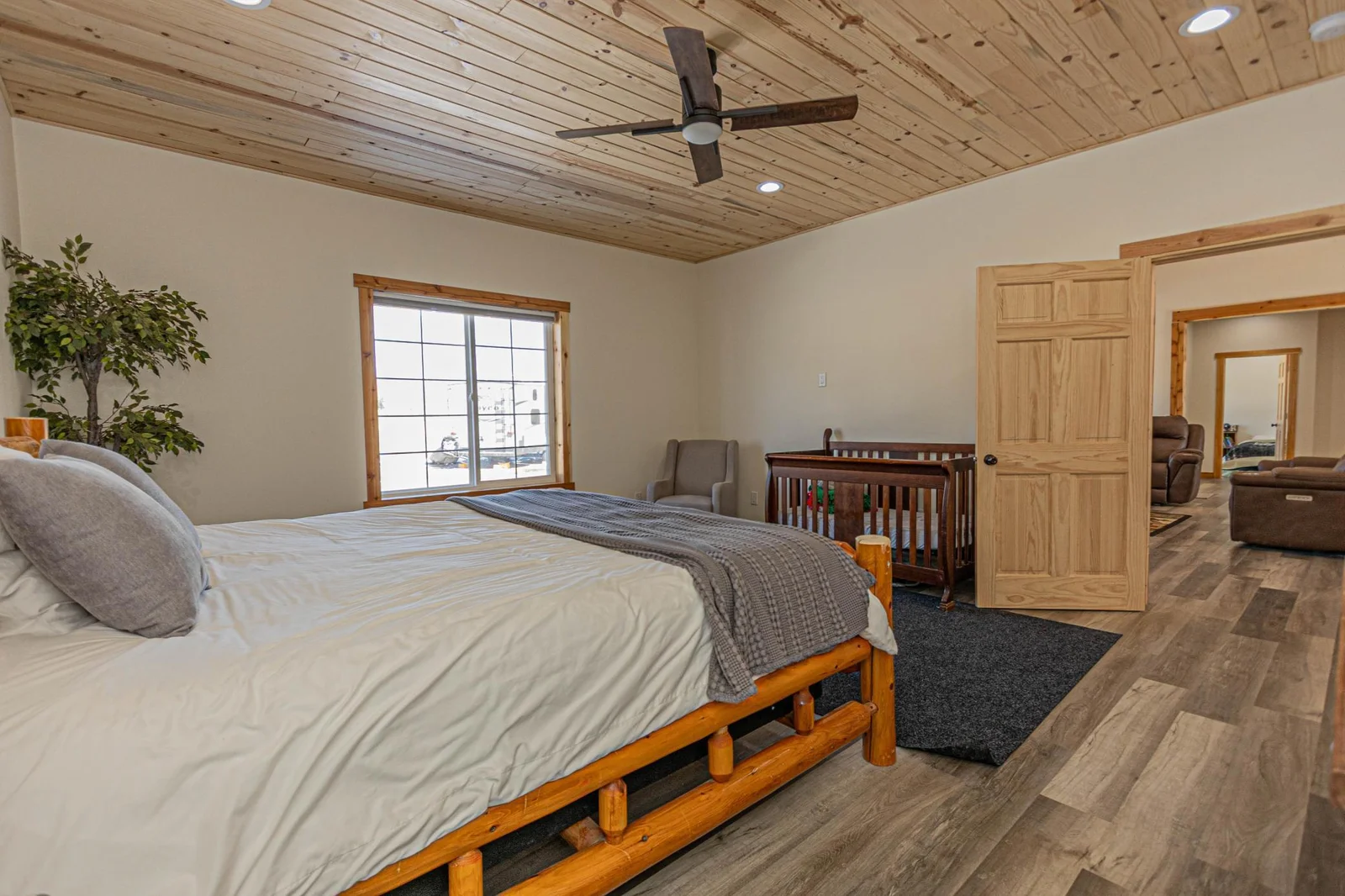 Owner's Bedroom.jpg