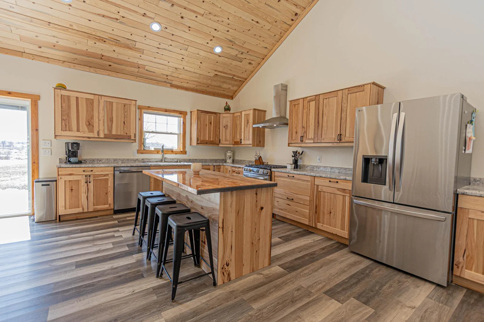 Kitchen Center Island.jpg