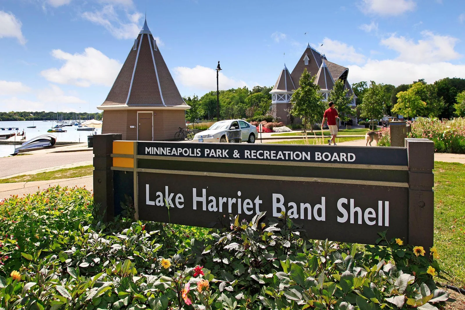 Enjoy Lake Harriet seasonal events throughout the year: summer concerts, lake side dining at Bread & Pickle, community yoga, sailing, fun runs, the winter Kite Festival, and more...