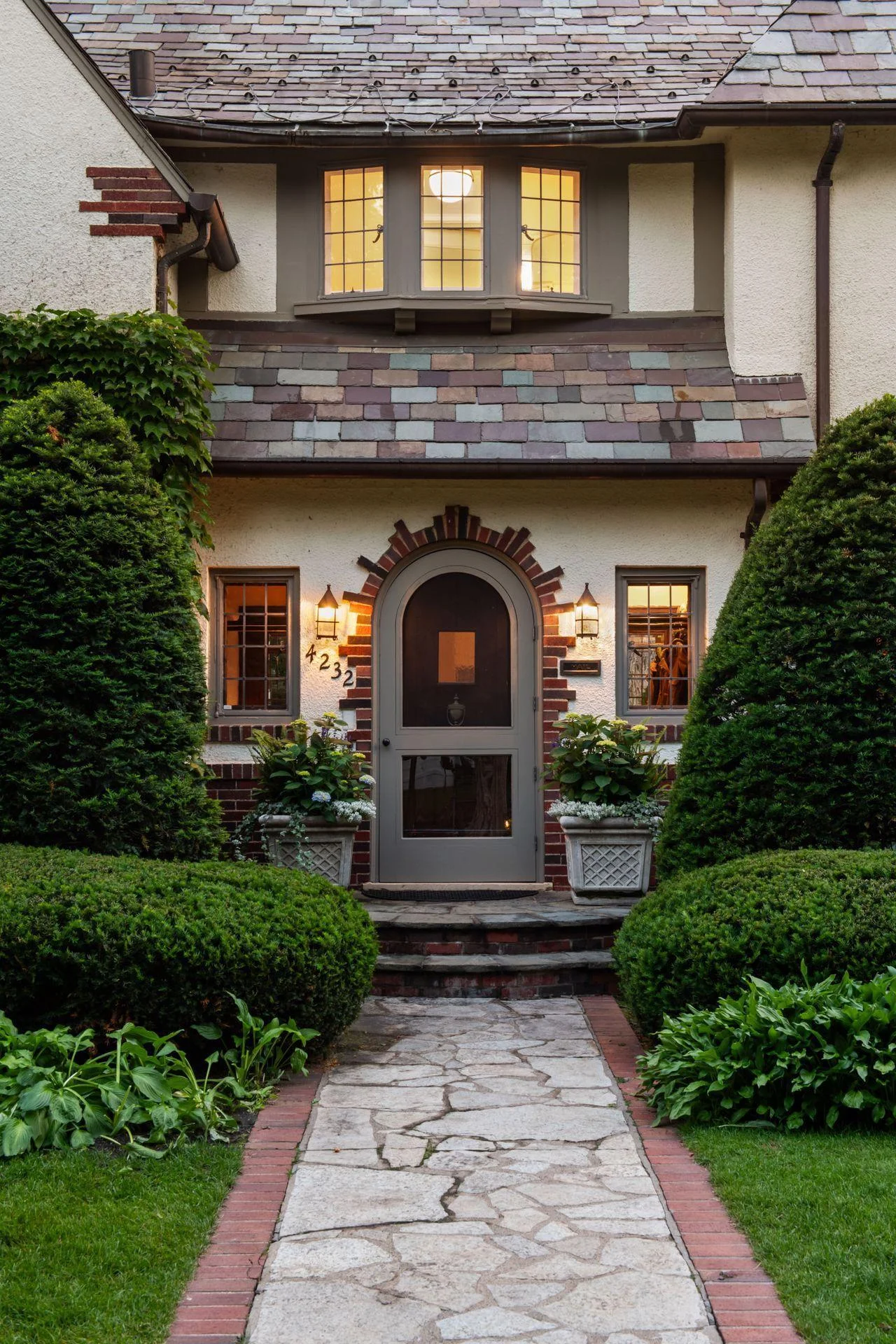 Twilight at 4232 Fremont Ave S.