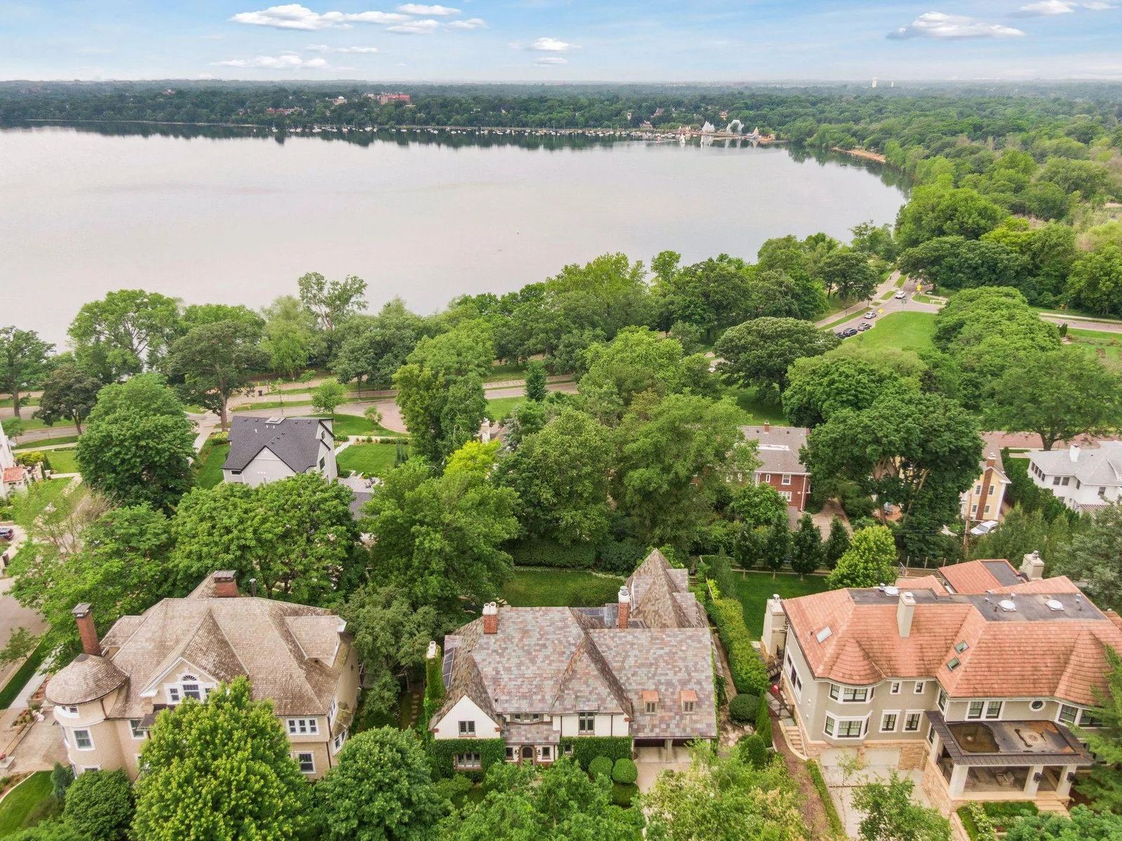 Close proximity to the Rose Gardens, Peace Garden, Bird Sanctuary, and Lake Harriet Pavilion, lake front dining, picnic area, and parks.