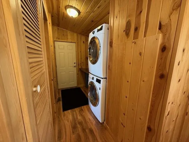 Side entry and convenient laundry with stackable washer/dryer