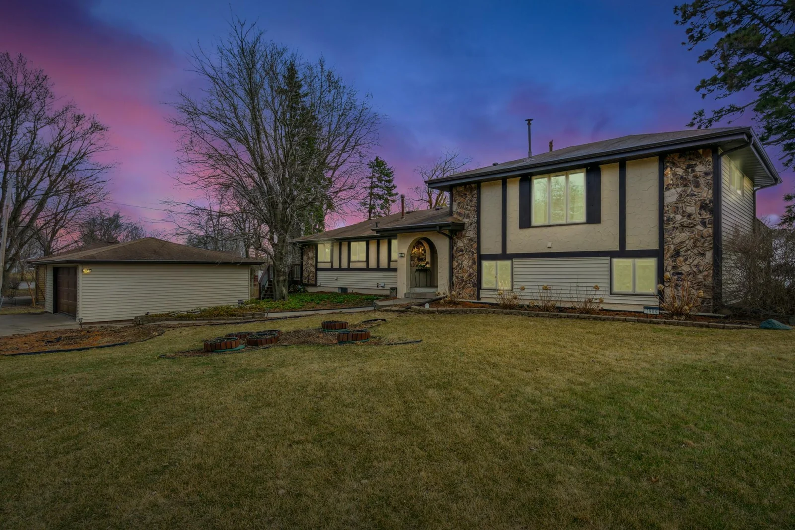 Must see Ham Lake home!