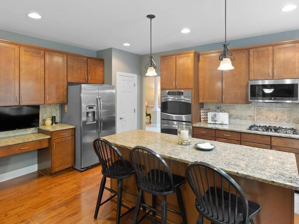 16260 Berens Ct NW Prior Lake MN 55379 USA-046-063-043-MLS_Size.jpg