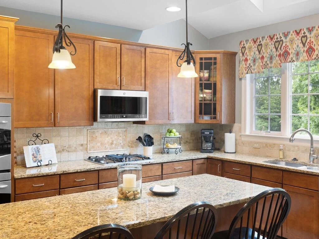 16260 Berens Ct NW Prior Lake MN 55379 USA-045-050-042-MLS_Size.jpg