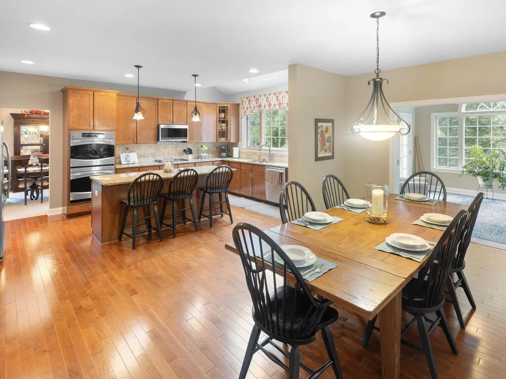 16260 Berens Ct NW Prior Lake MN 55379 USA-048-046-045-MLS_Size.jpg