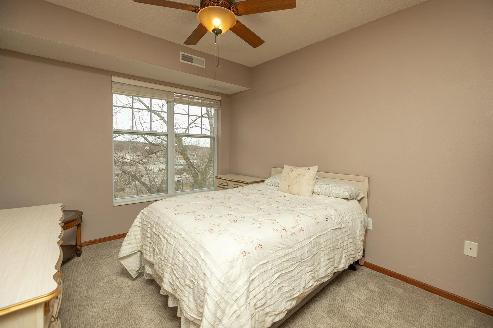 14-web-or-mls-14-Bedroom 2.jpg