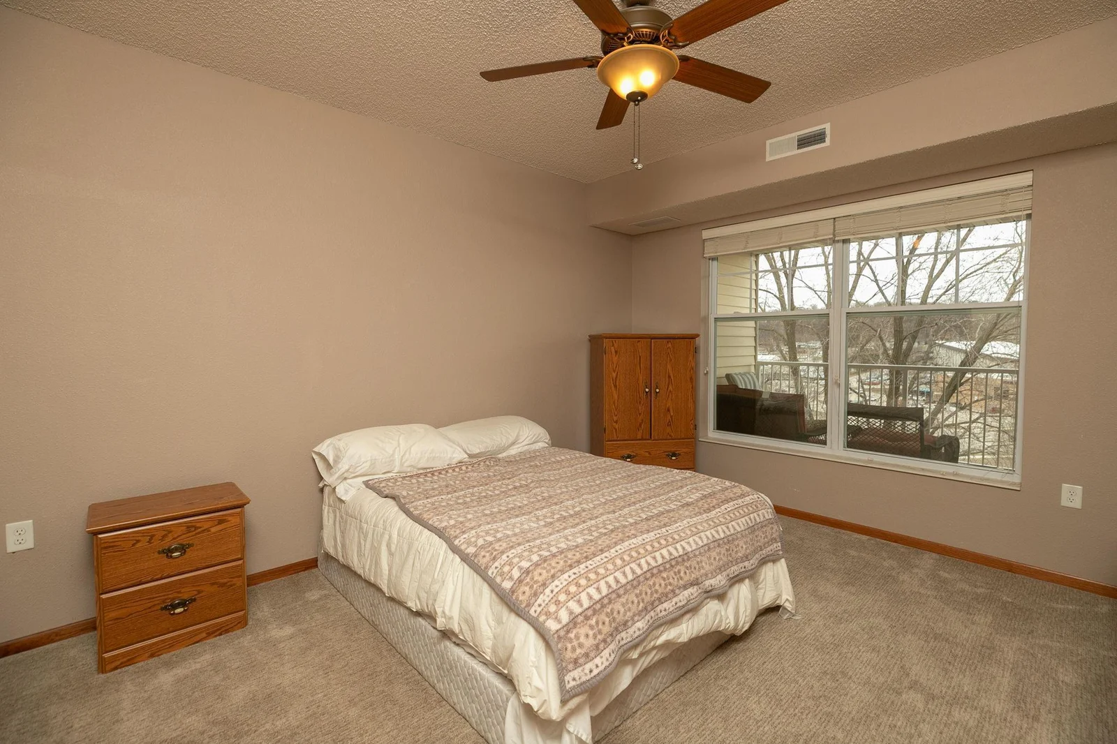 10-web-or-mls-10-Primary Bedroom.jpg