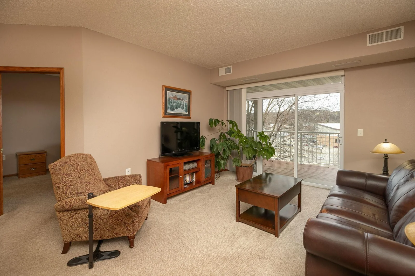 2-web-or-mls-02-Living Room.jpg
