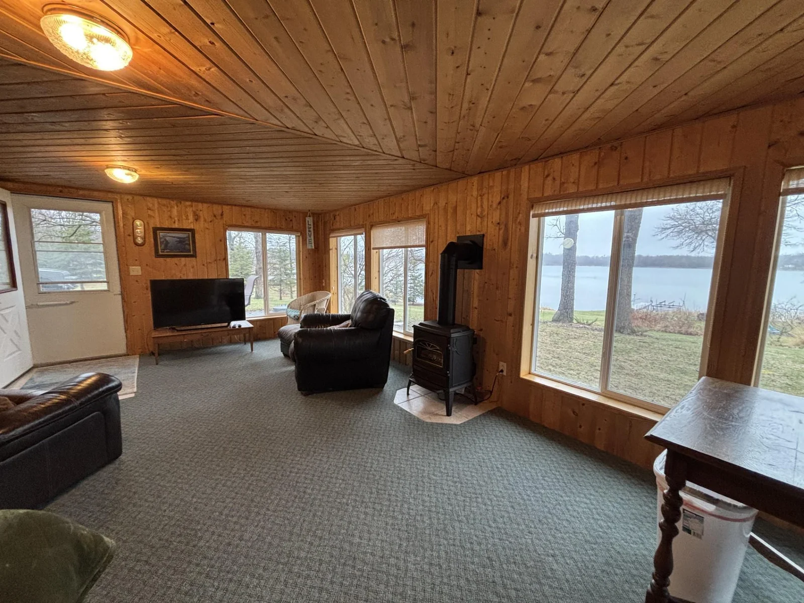 walkout fireplace.jpg