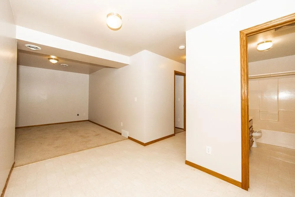 LL Family Room_001.jpg