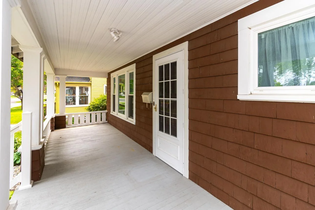 Front Entry / Porch