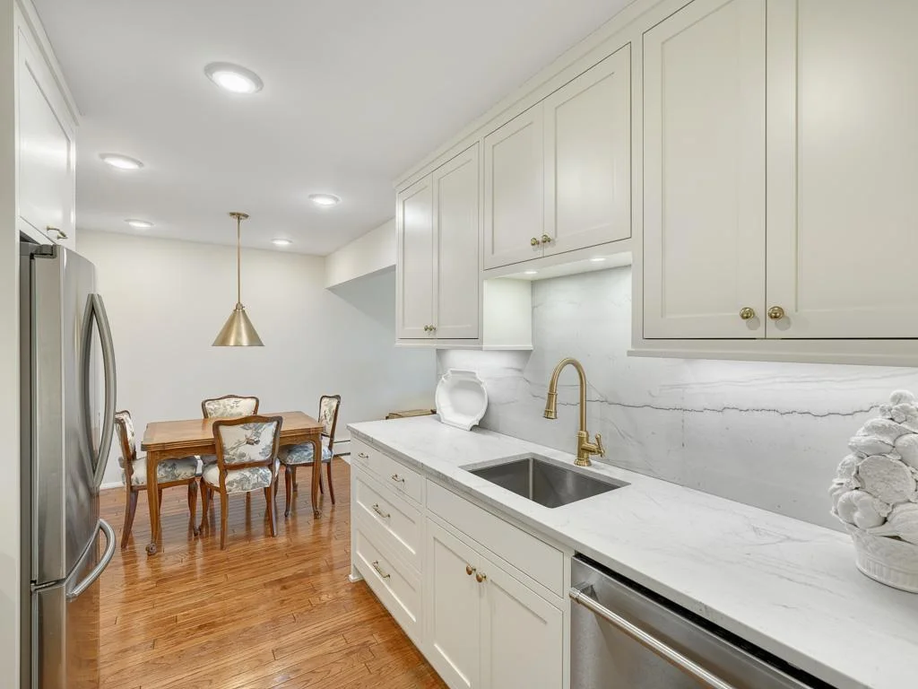 7 - Kitchen.jpg