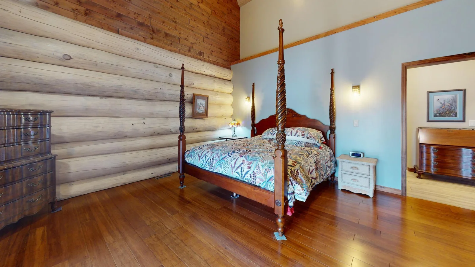 Sybil-Above-Ground-Bedroom 1.jpg