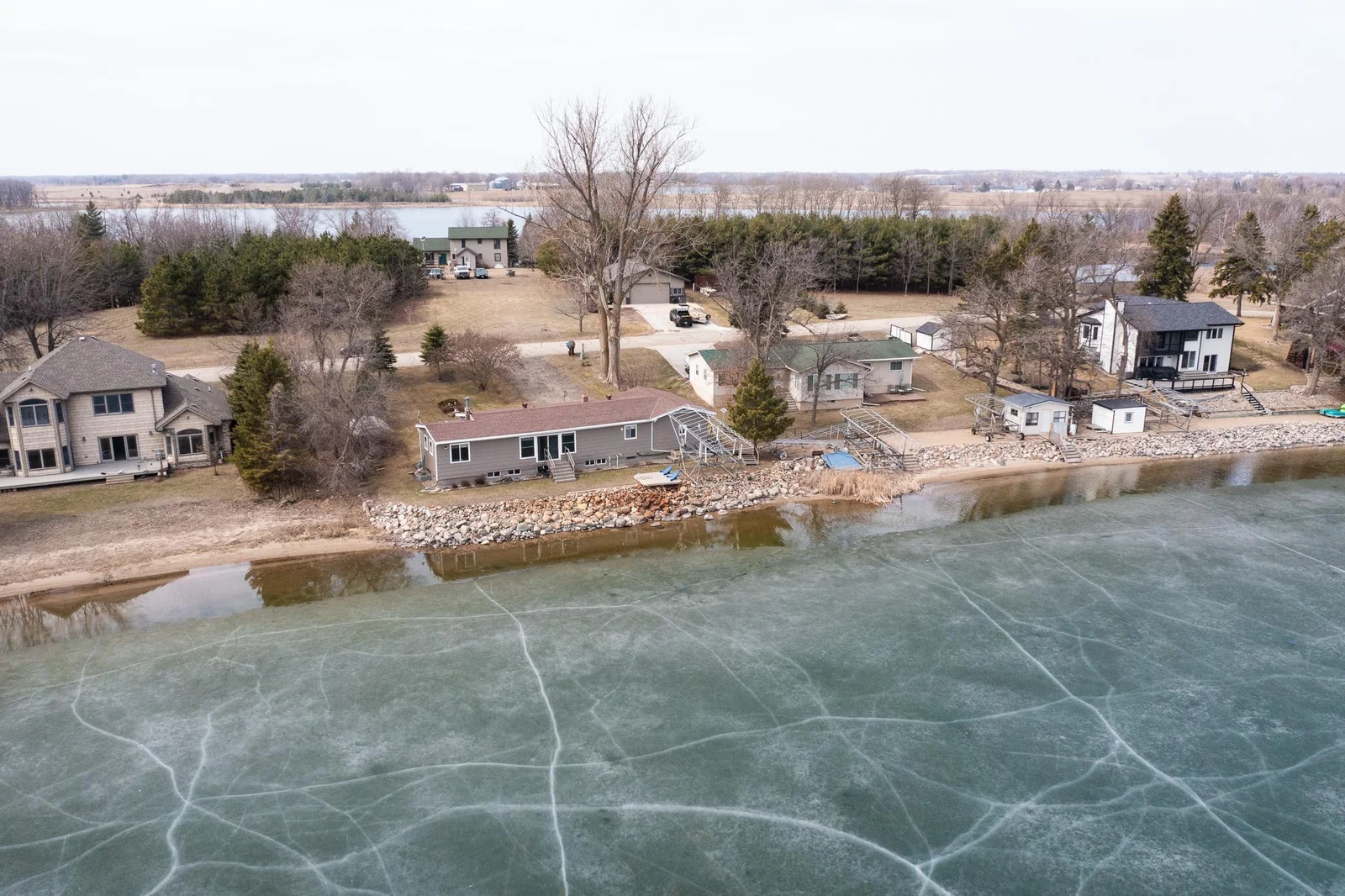 43552_W_Paul_Lake_Dr-27.jpg