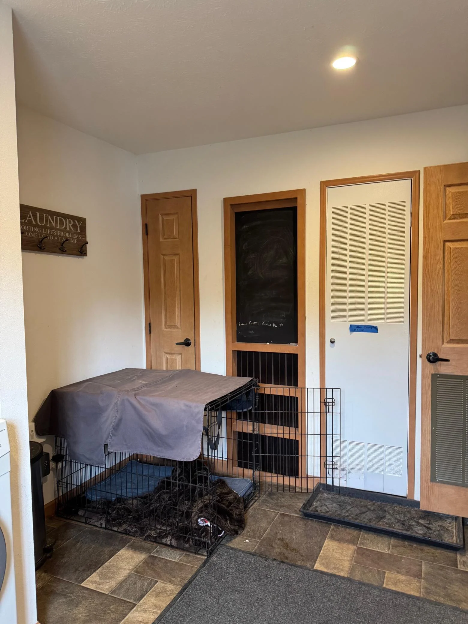 La.  Laundry room (2).jpg