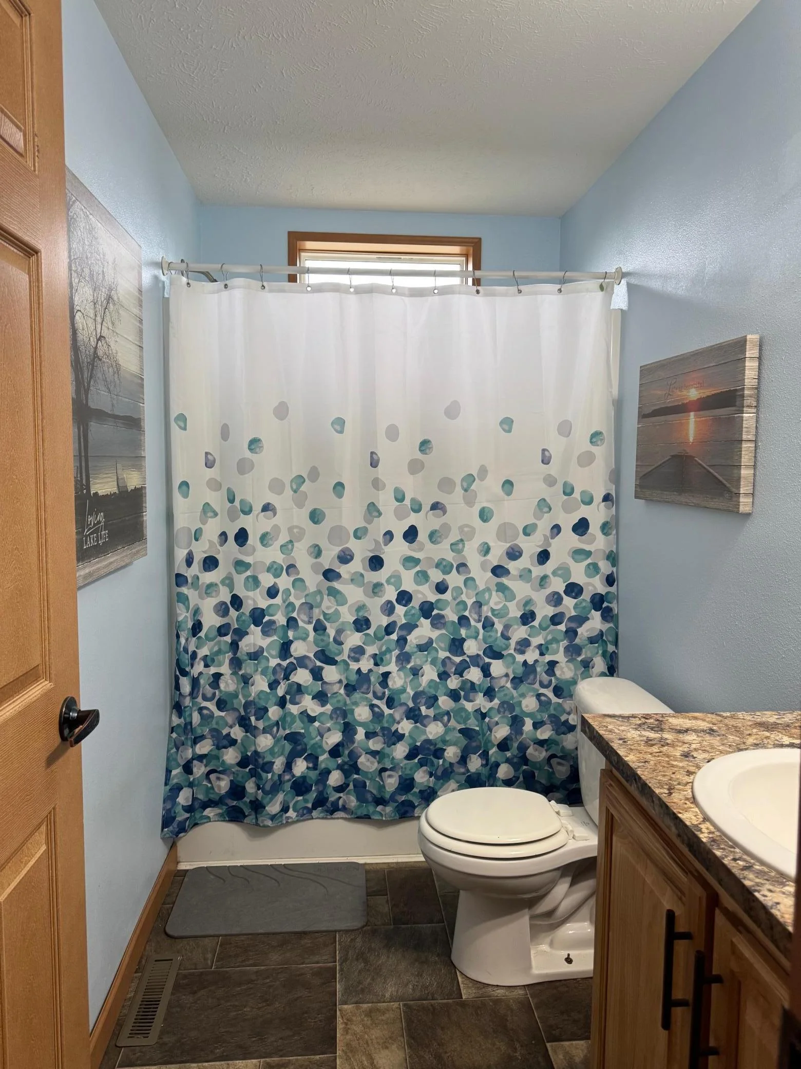 K.  Main Full Bath.jpg