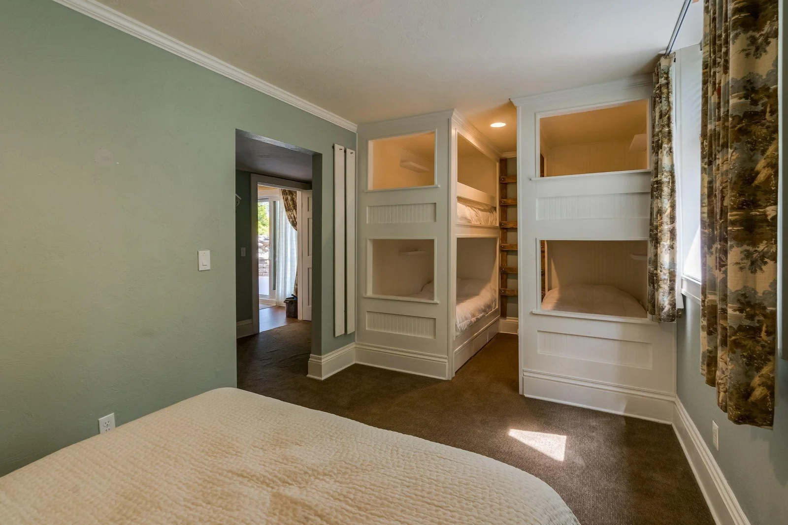 53-web-or-mls-425-lakeview-blvd.png