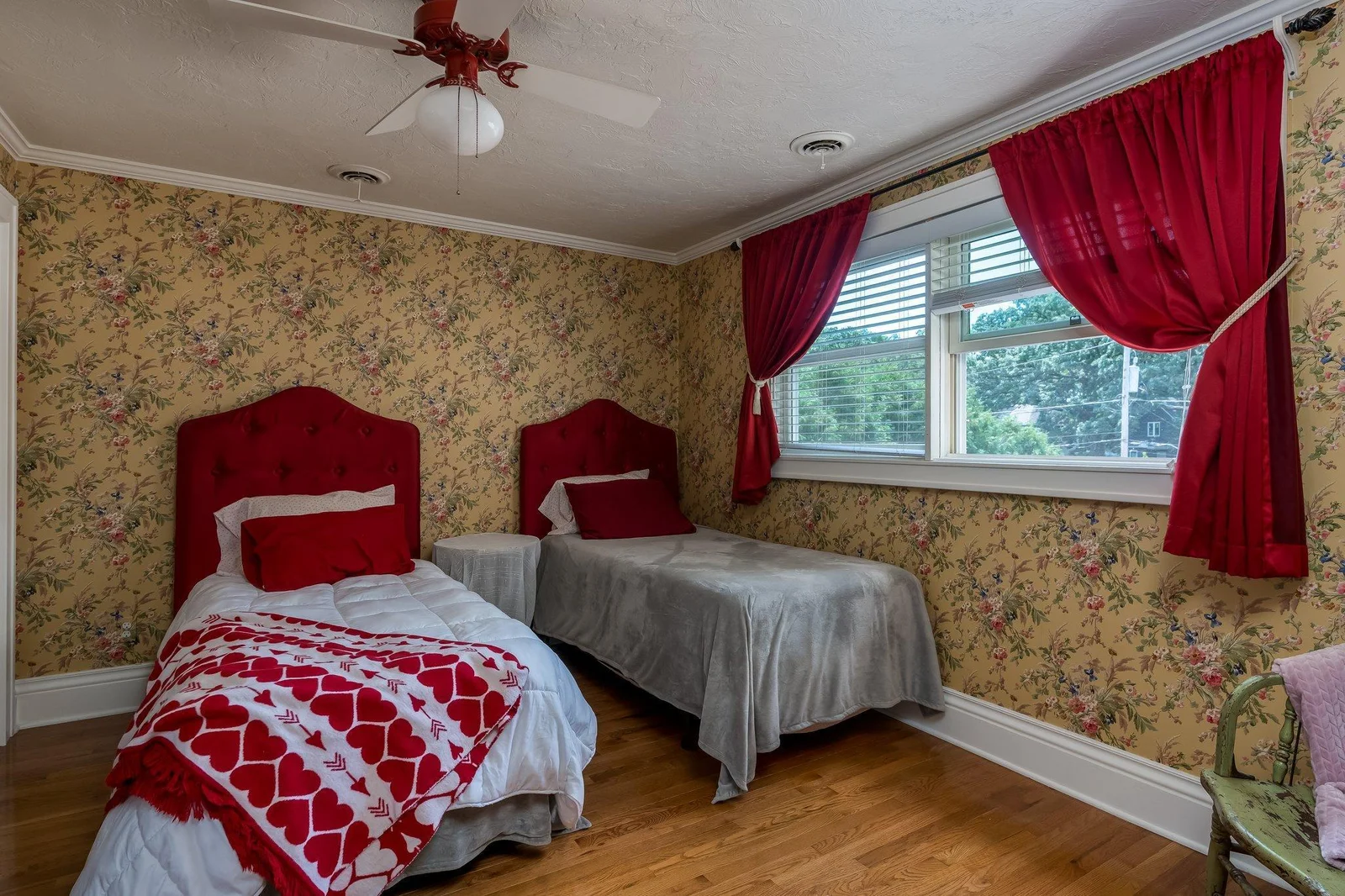 44-web-or-mls-425-lakeview-blvd.jpg