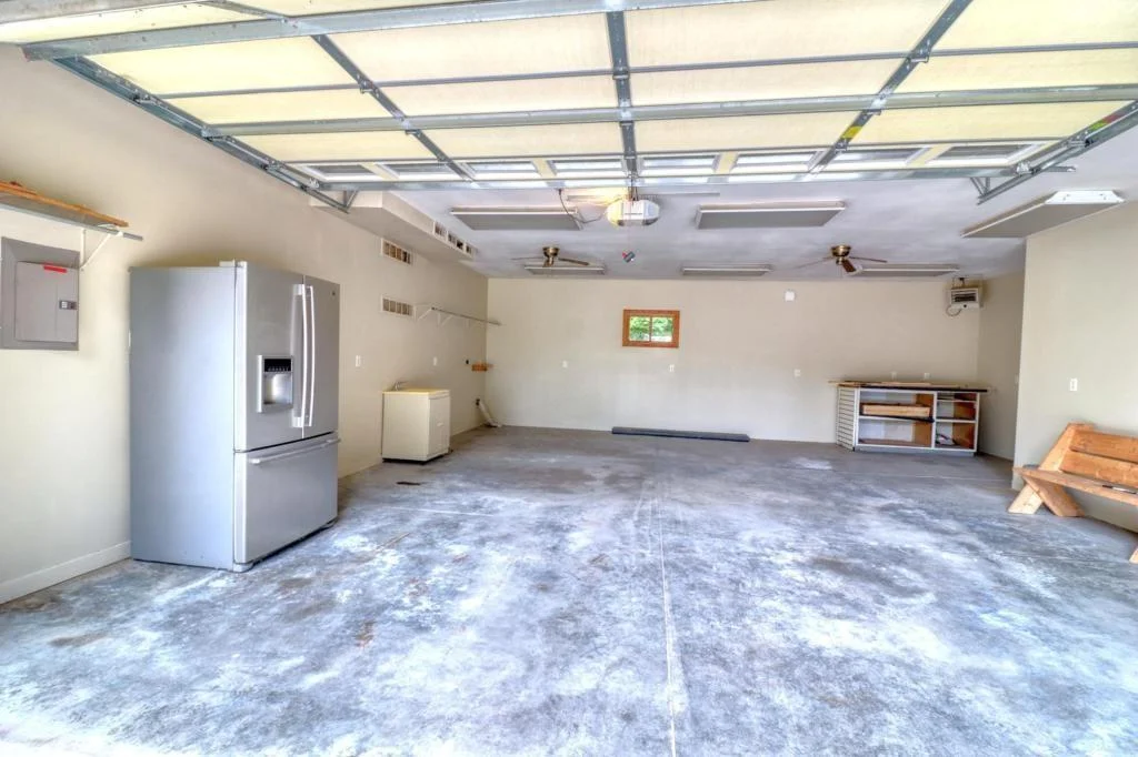 Guest Garage.jpg