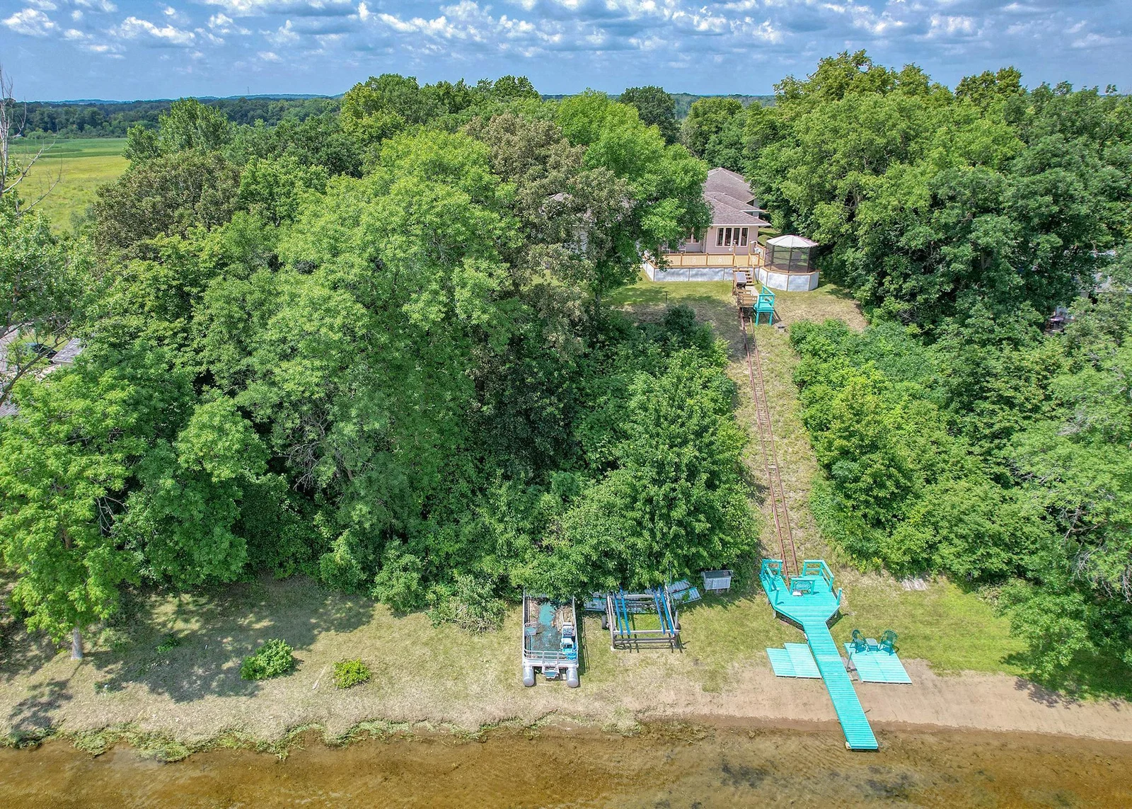 180 ft. of Sugar Sand Beach