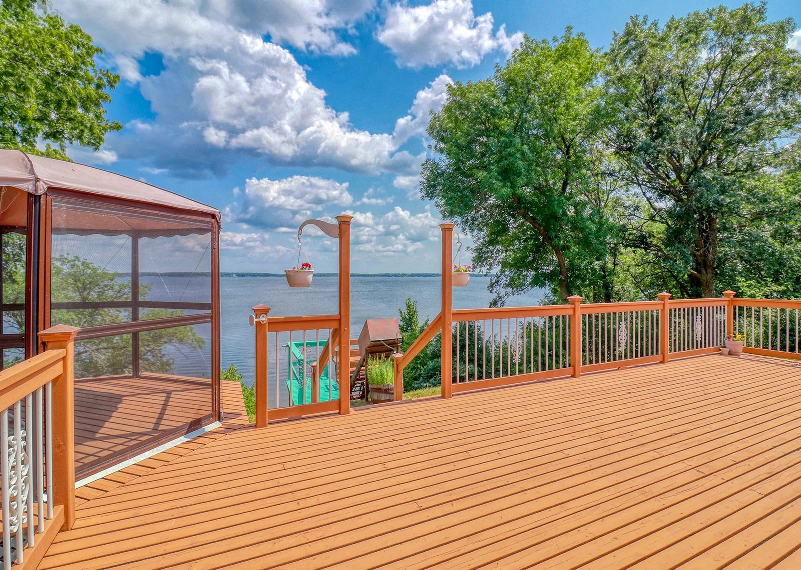 Panoramic Lake Views