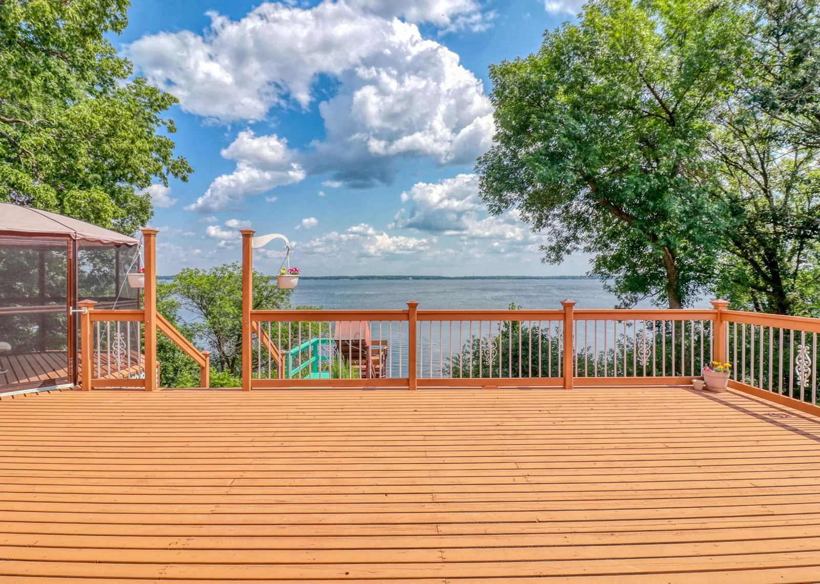 Panoramic Lake Views