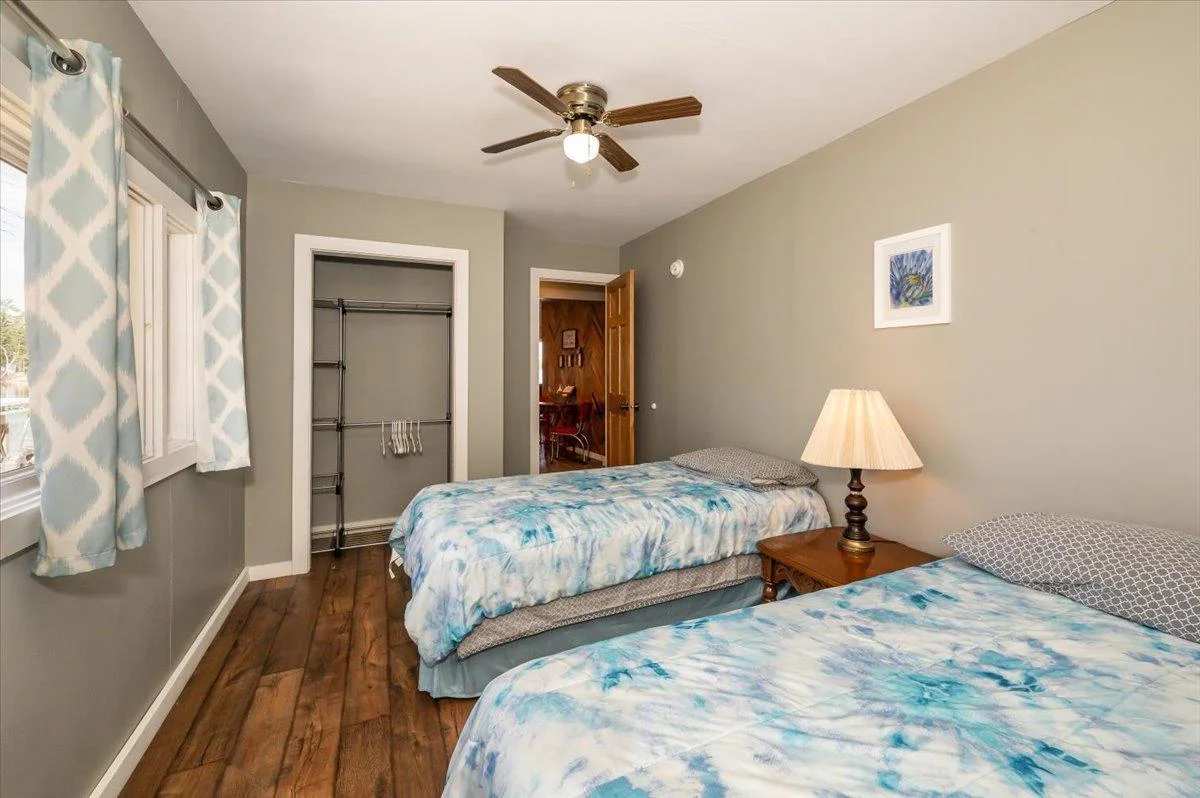 15-Bedroom (2).jpg