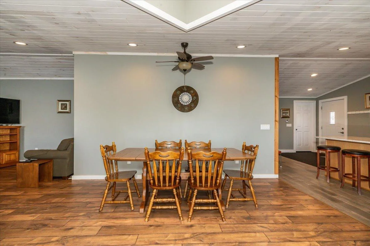 10-Dining Room.jpg