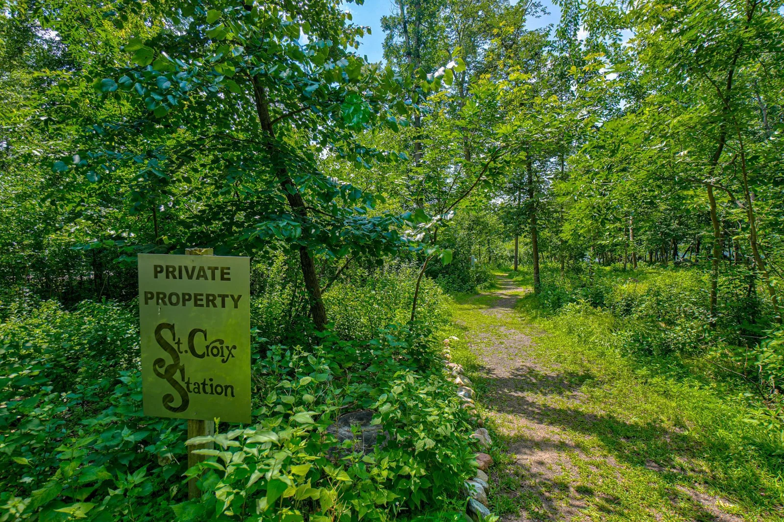 Association access to a scenic sand beach —easily reached by the private tram—adds unbeatable value and enjoyment.