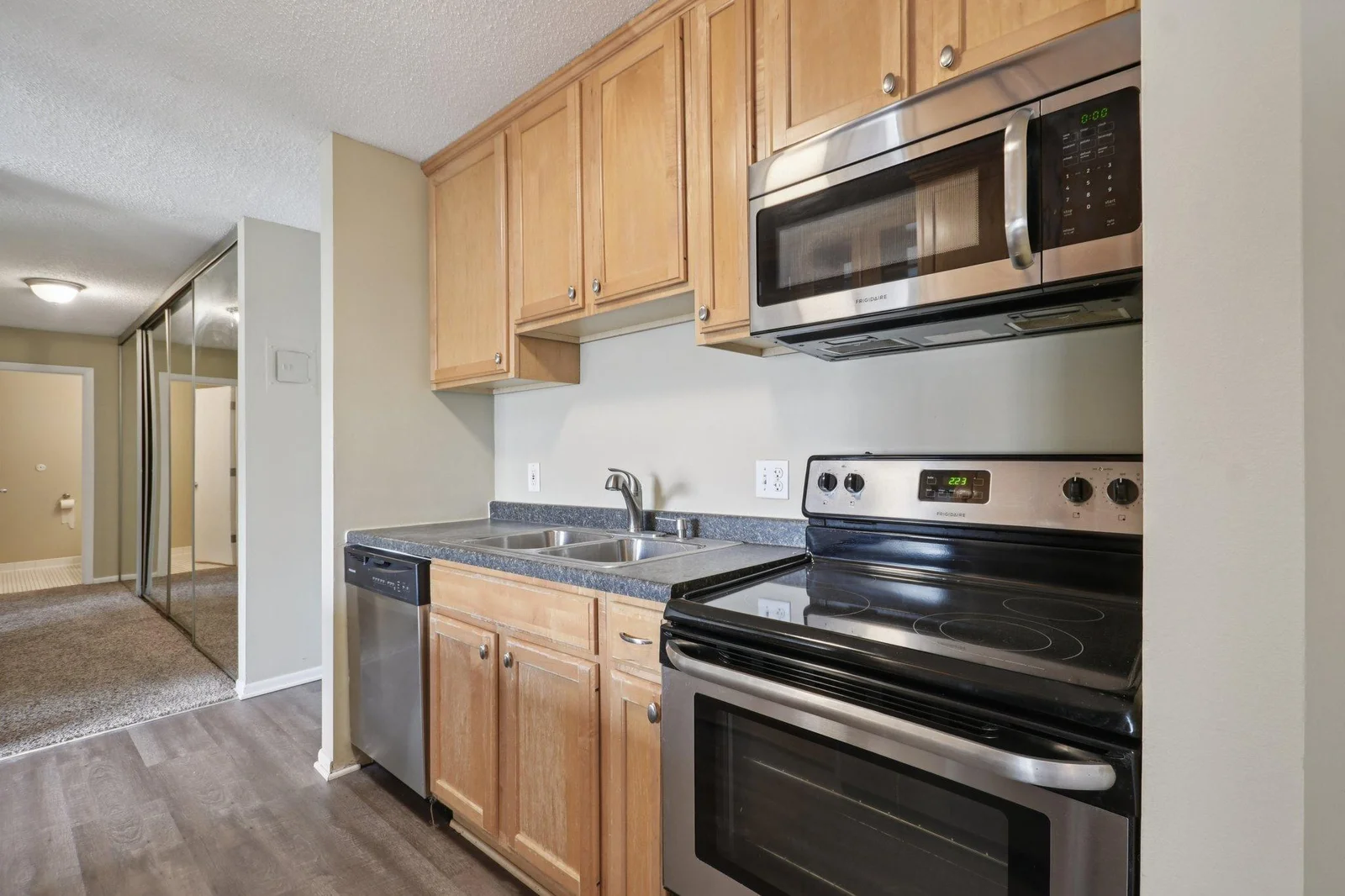 17-web-or-mls-Rahn Rd 124-1706-017.jpg