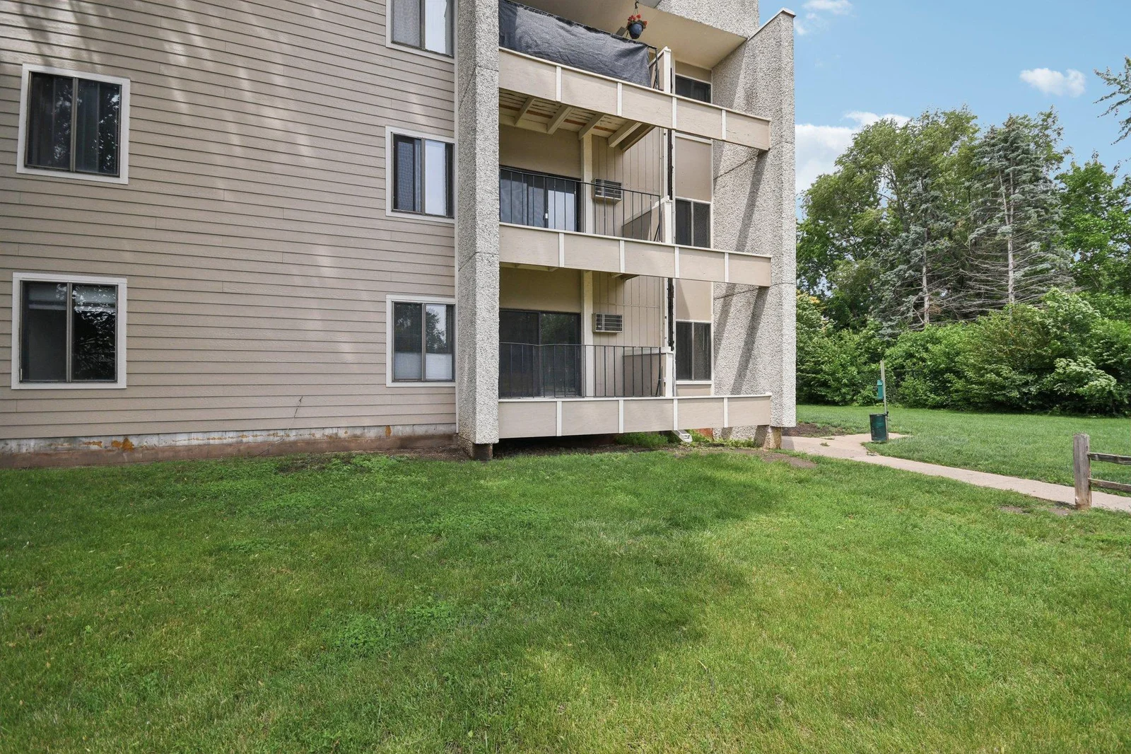 31-web-or-mls-Rahn Rd 124-1706-031.jpg