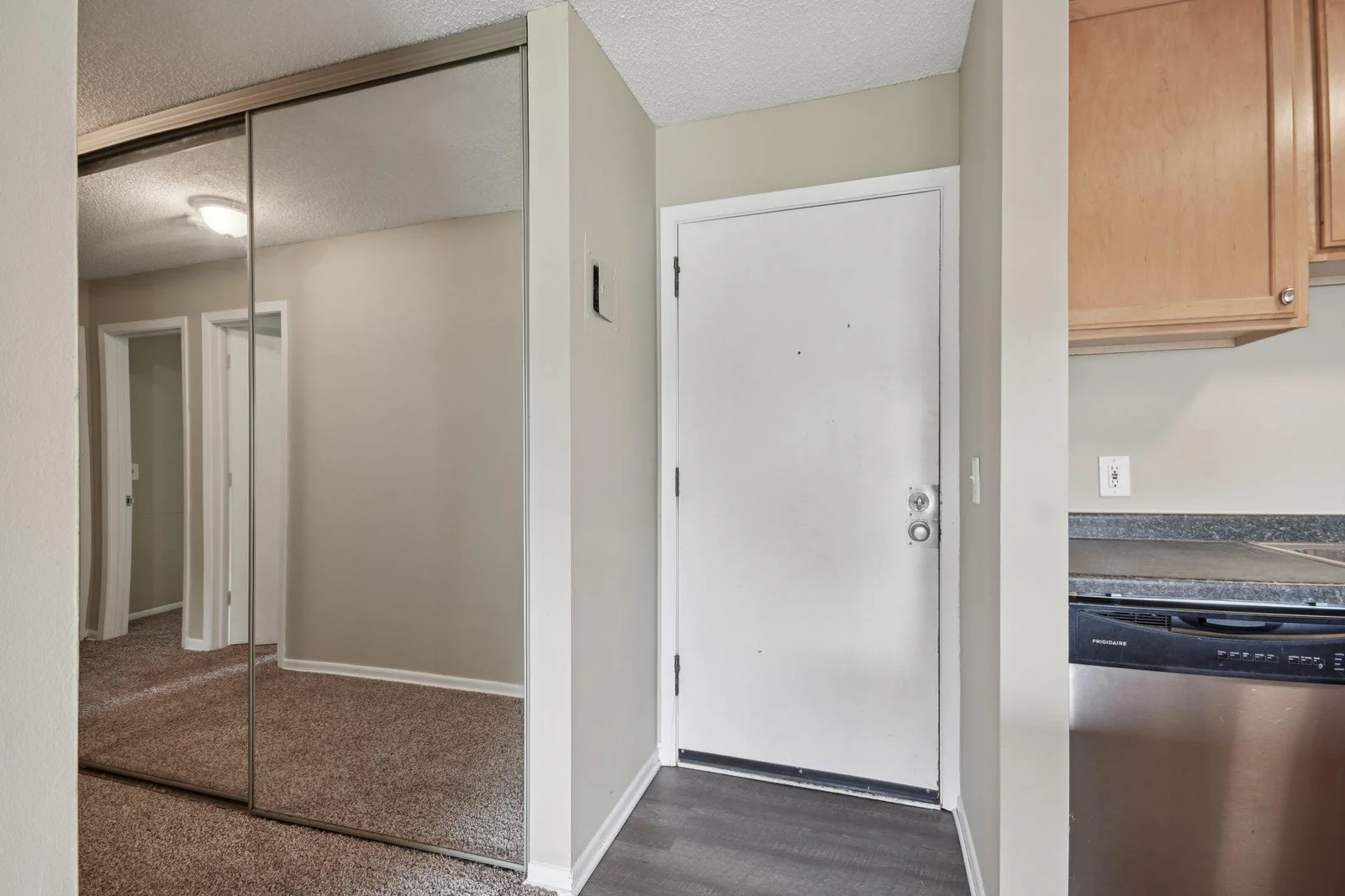 5-web-or-mls-Rahn Rd 124-1706-005.jpg
