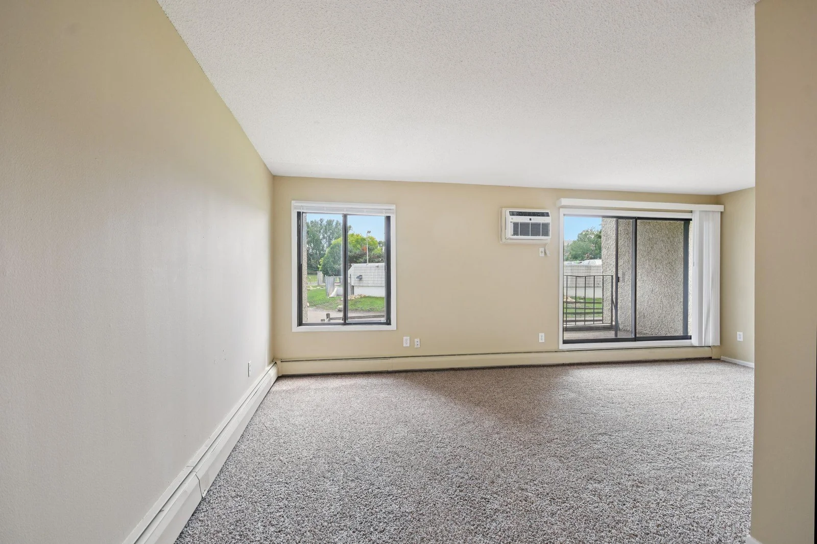 8-web-or-mls-Rahn Rd 124-1706-008.jpg