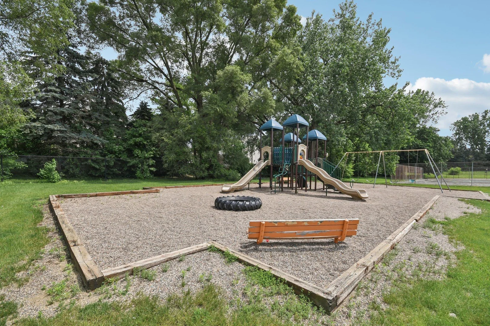 33-web-or-mls-Rahn Rd 124-1706-033.jpg